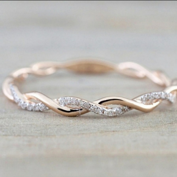Delicate Rose Gold Twisted Ring Size 10 - Picture 1 of 2